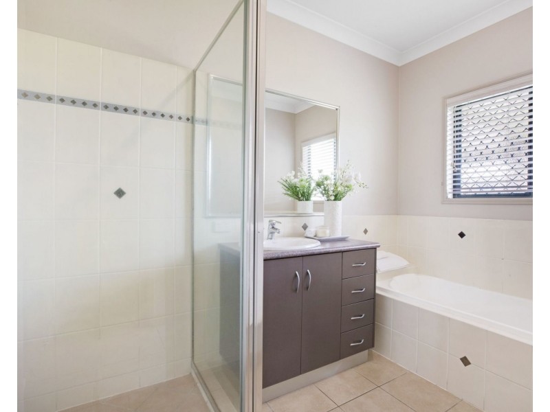 16 Lois Street, Mount Pleasant QLD 4740