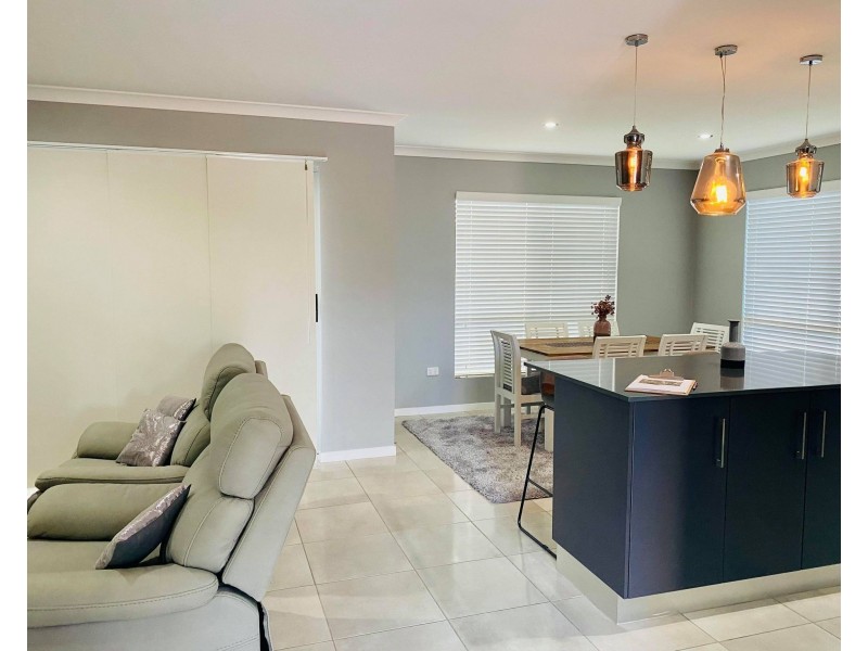 10 Cove Ct, Bakers Creek QLD 4740