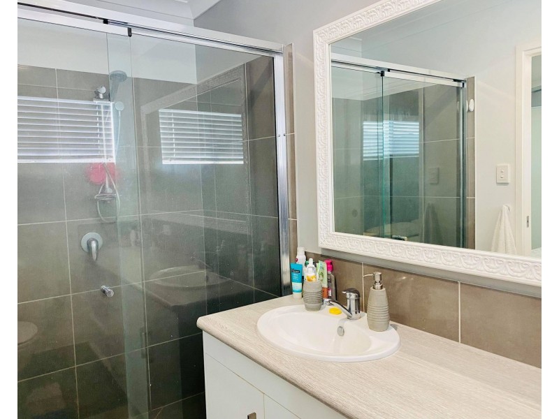 10 Cove Ct, Bakers Creek QLD 4740