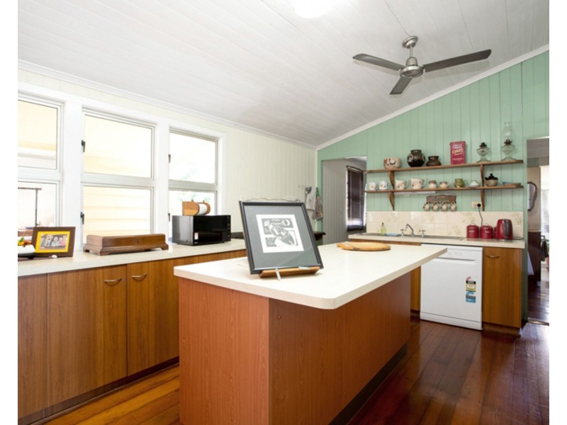 4 Marryatt Street, West Mackay QLD 4740