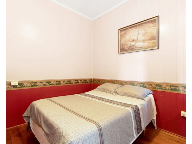 4 Marryatt Street, West Mackay QLD 4740