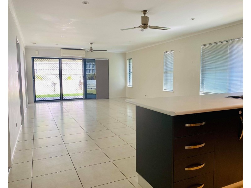 33 Raffia St, Rural View QLD 4740