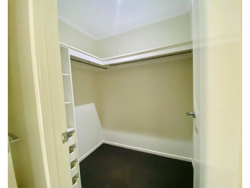 33 Raffia St, Rural View QLD 4740