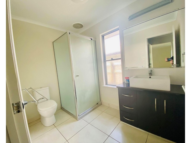 33 Raffia St, Rural View QLD 4740
