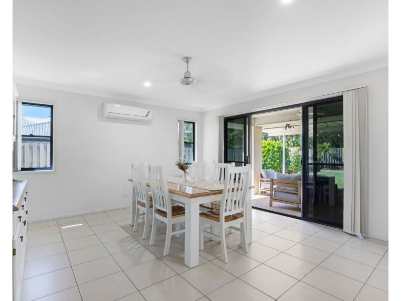 1/15 Bilgola Place, Blacks Beach QLD 4740