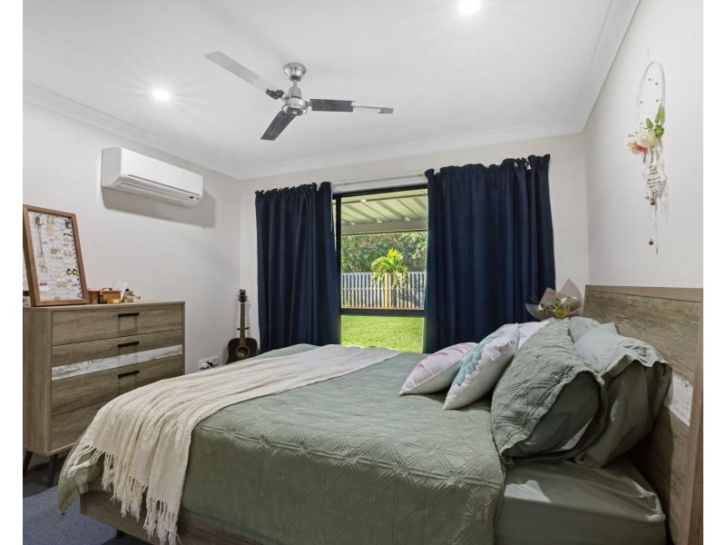 1/15 Bilgola Place, Blacks Beach QLD 4740