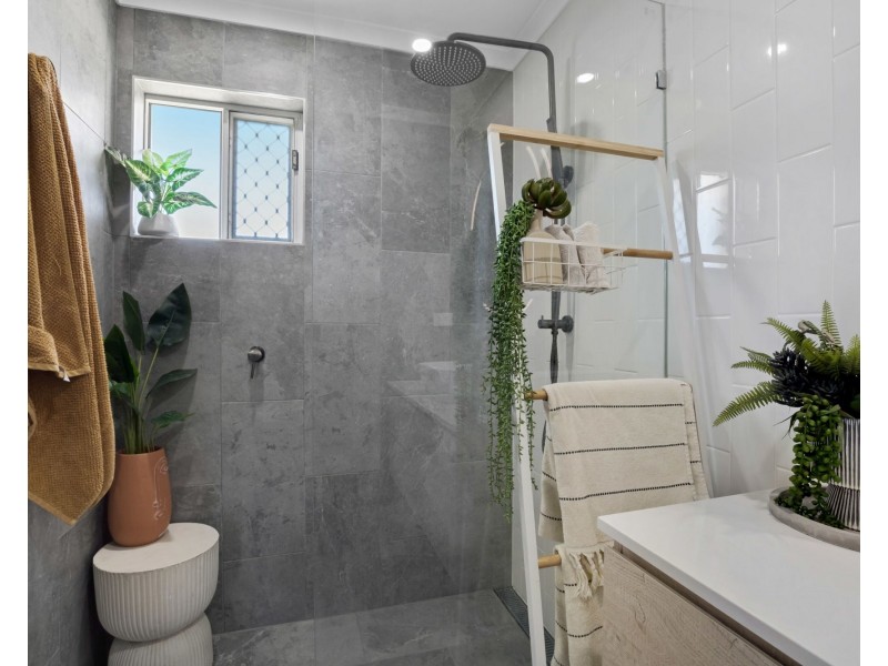 4 Azalea Court, Beaconsfield QLD 4740