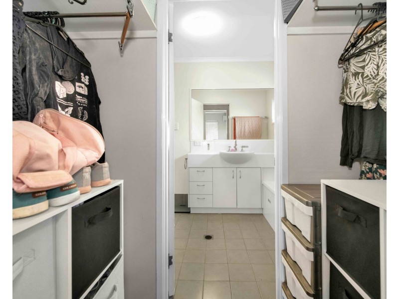 22 Victor Avenue, Glenella QLD 4740