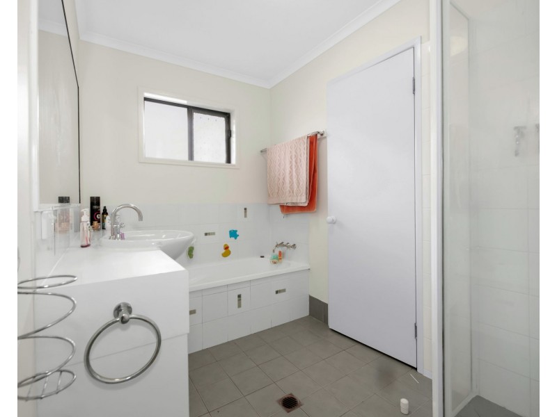 22 Victor Avenue, Glenella QLD 4740