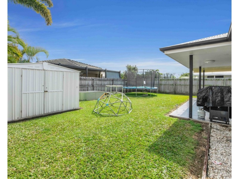 22 Victor Avenue, Glenella QLD 4740