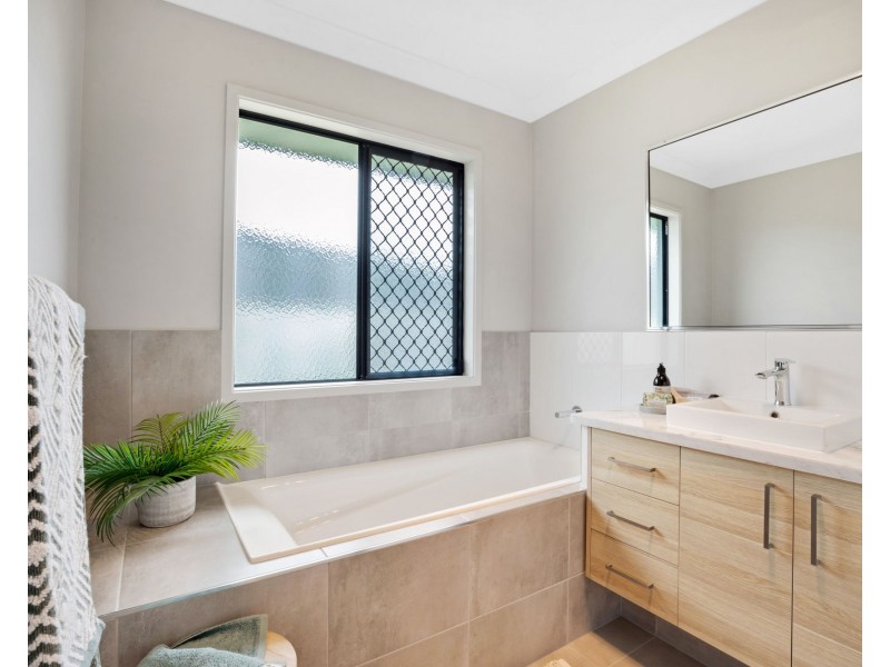 6 Pellage Court, Beaconsfield QLD 4740