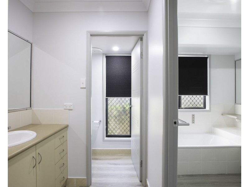 5 Carlow Close, Rural View QLD 4740
