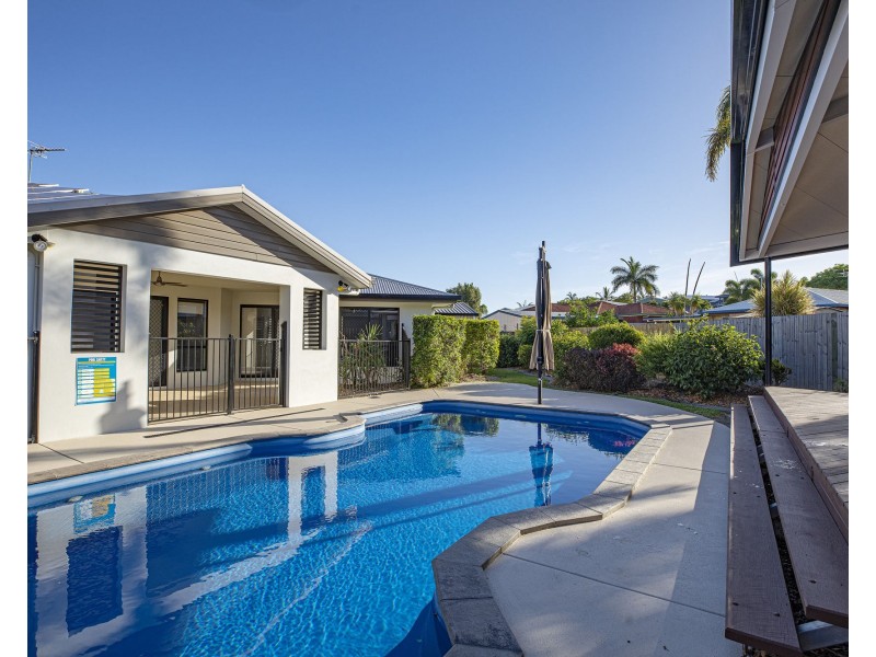 5 Carlow Close, Rural View QLD 4740