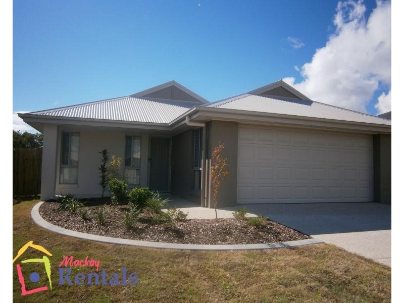 4 Newport Parade, Blacks Beach QLD 4740