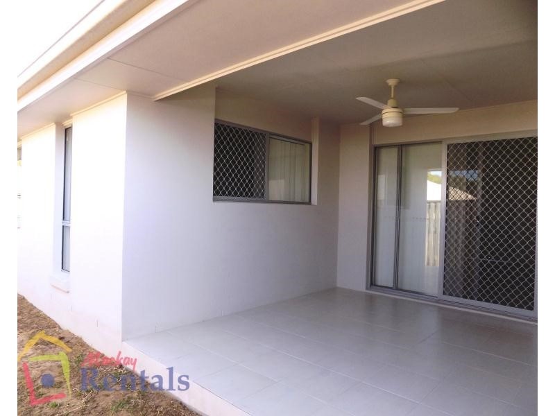 4 Newport Parade, Blacks Beach QLD 4740