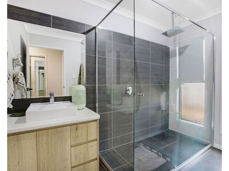 5 Chalmers Court, Mount Pleasant QLD 4740