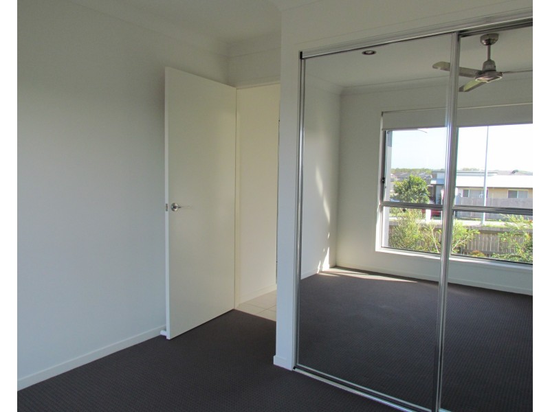 1/35 Avalon Drive, Access 1/19 Brearley Court, Rural View QLD 4740