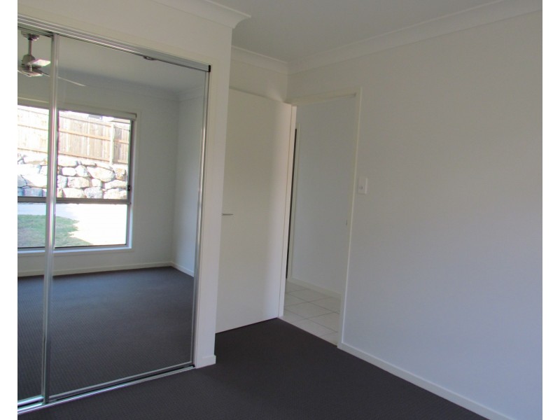 1/35 Avalon Drive, Access 1/19 Brearley Court, Rural View QLD 4740