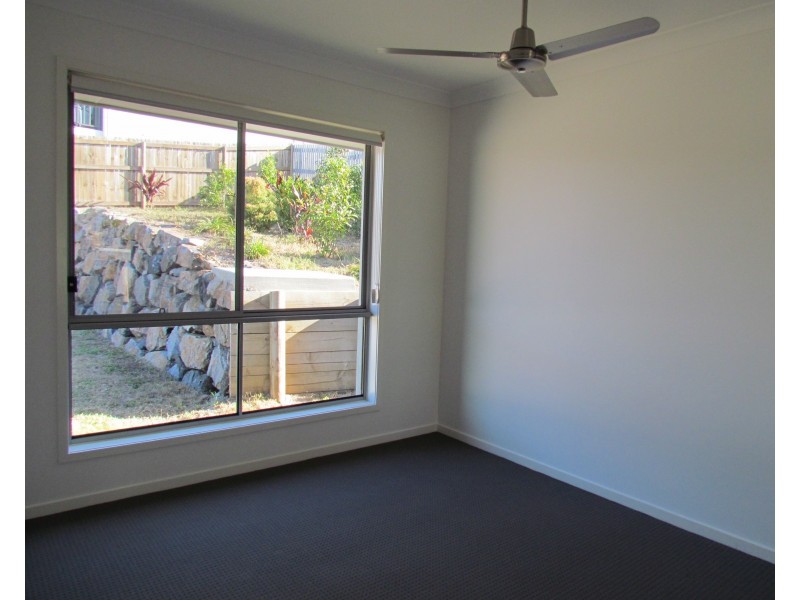 1/35 Avalon Drive, Access 1/19 Brearley Court, Rural View QLD 4740