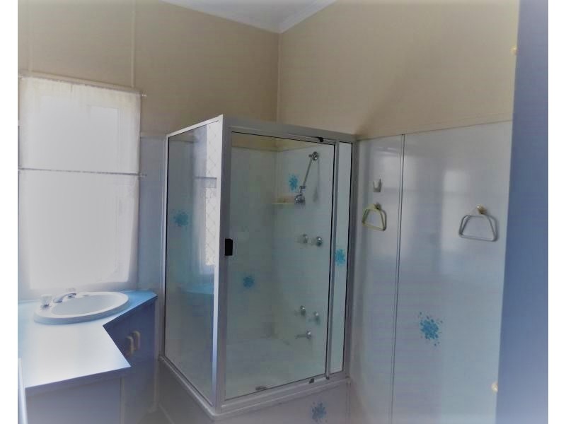 2 Douglas Street, West Mackay QLD 4740