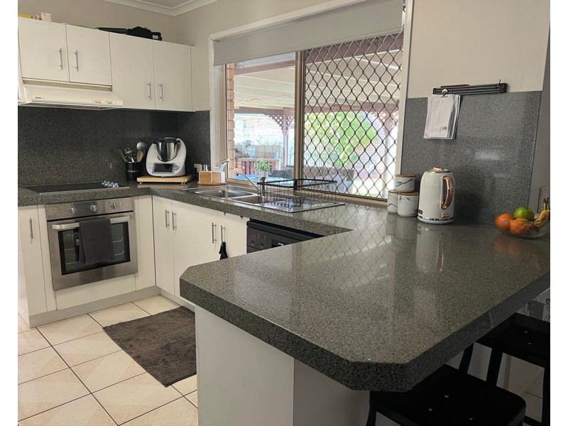 7 Hansen Dr, Ooralea QLD 4740