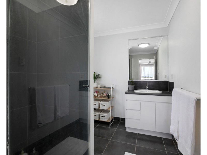 6 Tamron Drive, Mount Pleasant QLD 4740