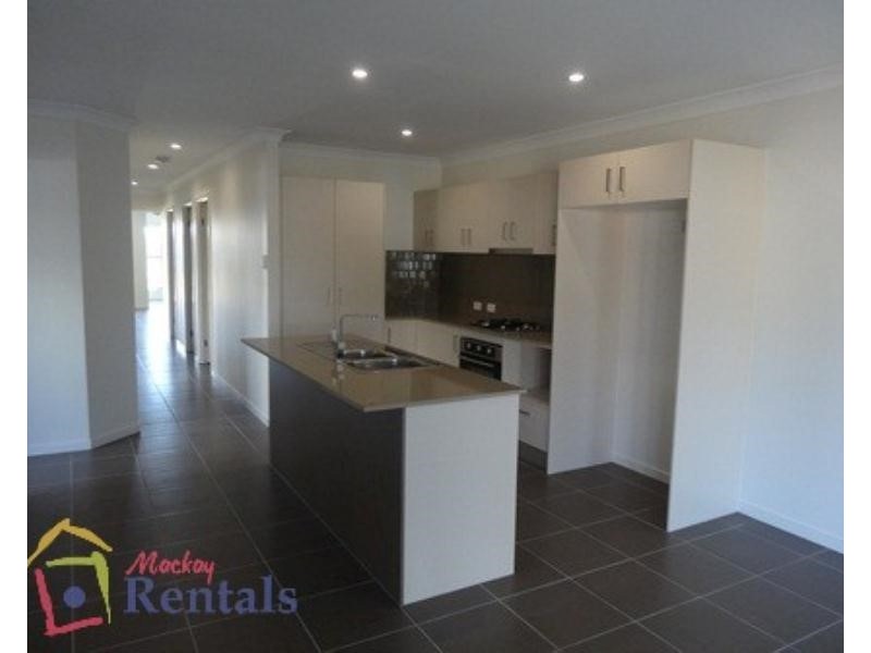 11B Westaway Crescent, Andergrove QLD 4740