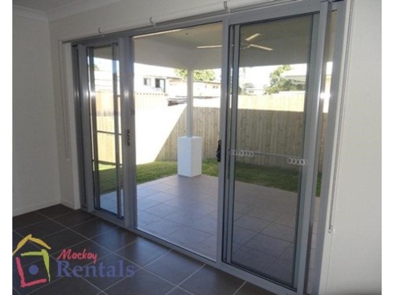 11B Westaway Crescent, Andergrove QLD 4740