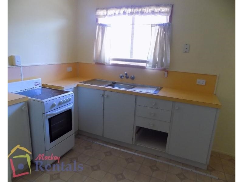 1/13 Michael Moohin Drive, Slade Point QLD 4740