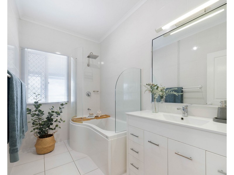 31 Mclaughlin Drive, Eimeo QLD 4740