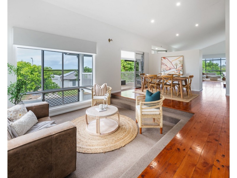 18 Woodlands Drive, Eimeo QLD 4740