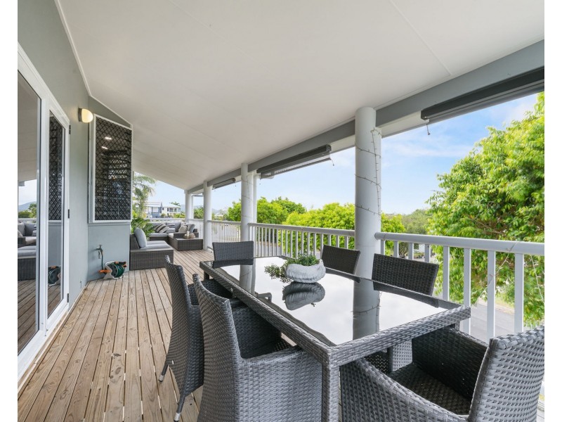18 Woodlands Drive, Eimeo QLD 4740