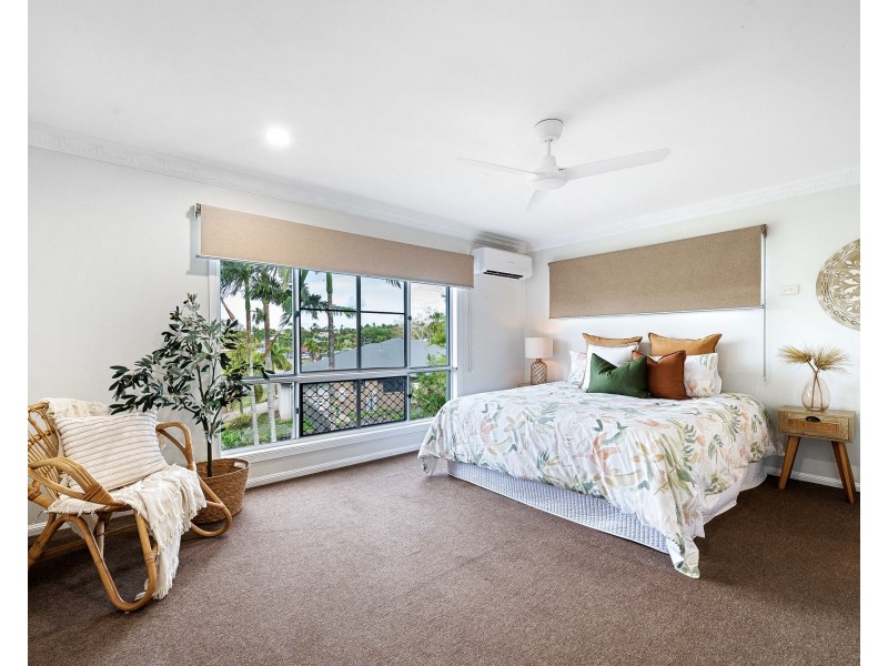 18 Woodlands Drive, Eimeo QLD 4740