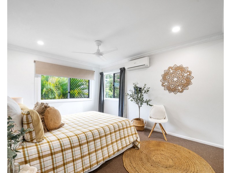 18 Woodlands Drive, Eimeo QLD 4740