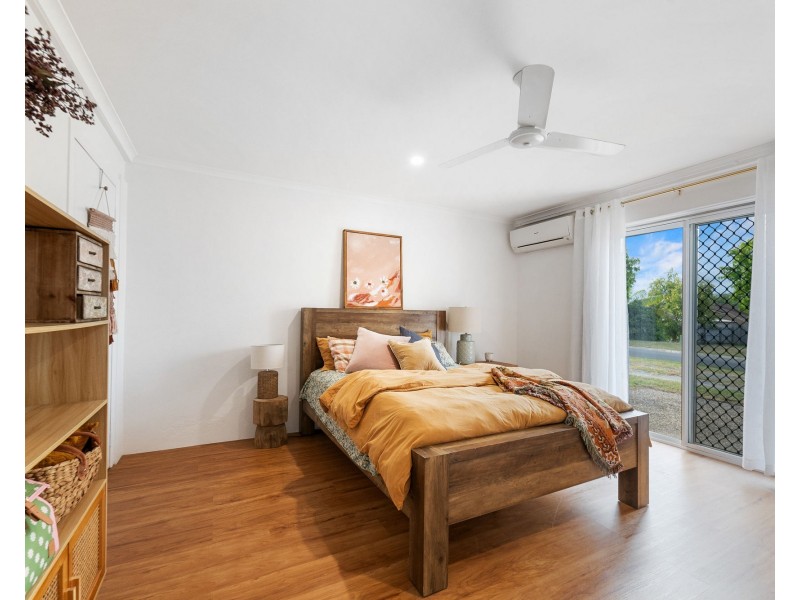 18 Woodlands Drive, Eimeo QLD 4740