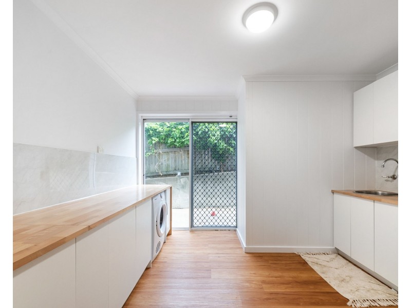 18 Woodlands Drive, Eimeo QLD 4740