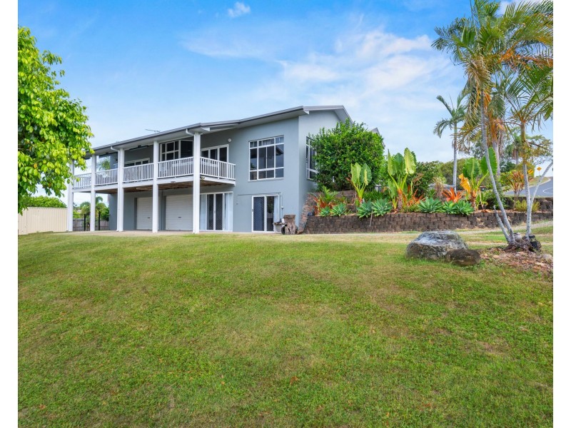 18 Woodlands Drive, Eimeo QLD 4740