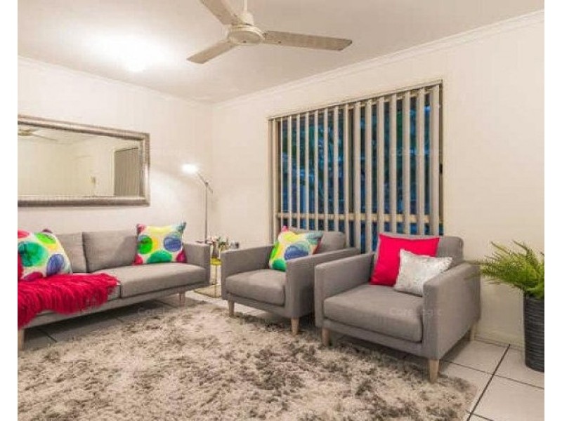 4/9 Robin St, Slade Point QLD 4740