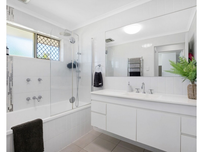 28 Danastas Avenue, Eimeo QLD 4740