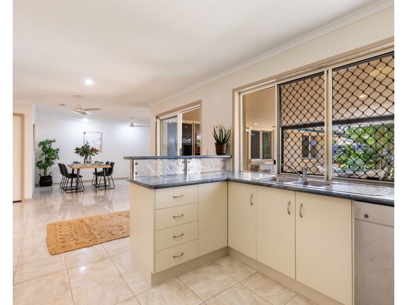 41 Marine Parade, Bucasia QLD 4750