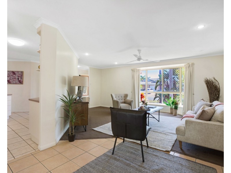 25 Spinnaker Way, Bucasia QLD 4750