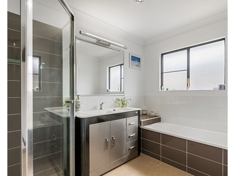 24 Monash Way, Ooralea QLD 4740