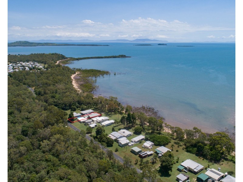 4 Murray Road, St Helens Beach QLD 4798