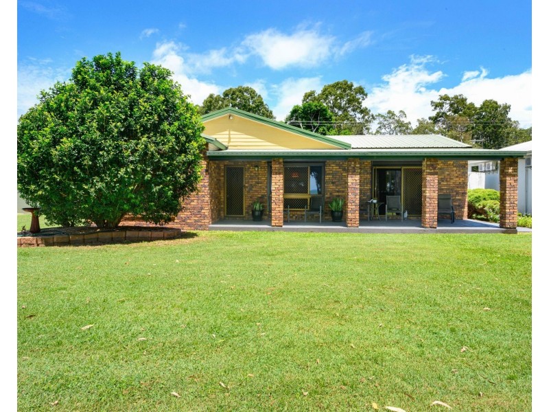 4 Murray Road, St Helens Beach QLD 4798