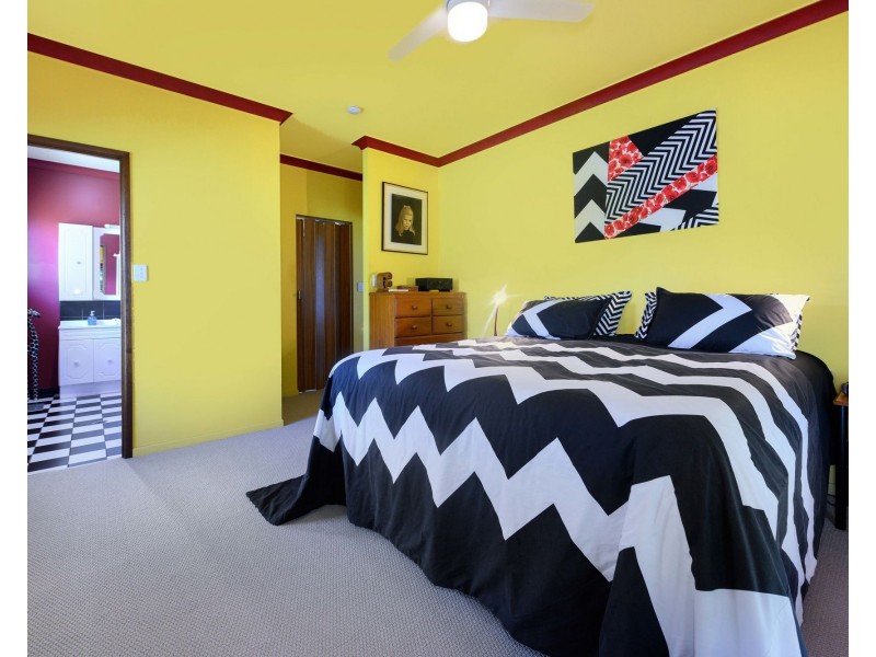 4 Murray Road, St Helens Beach QLD 4798