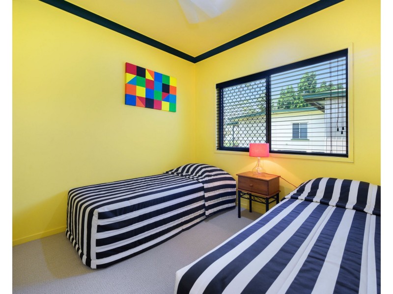 4 Murray Road, St Helens Beach QLD 4798