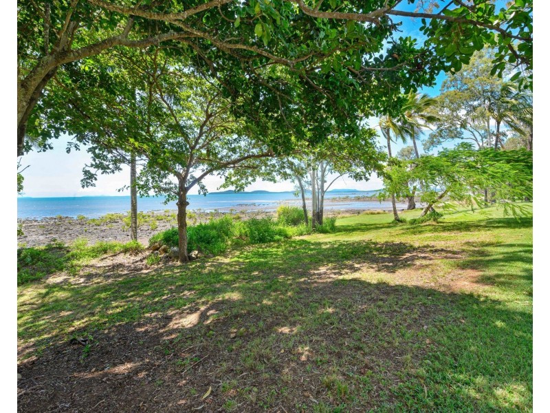 4 Murray Road, St Helens Beach QLD 4798