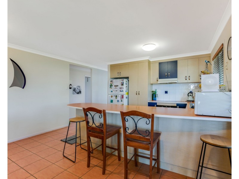 10 Avalon Drive, Rural View QLD 4740