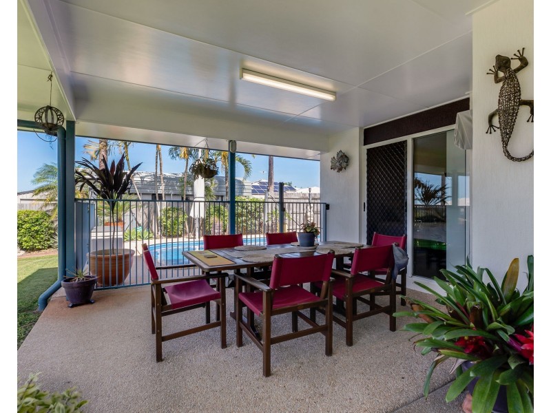 10 Avalon Drive, Rural View QLD 4740