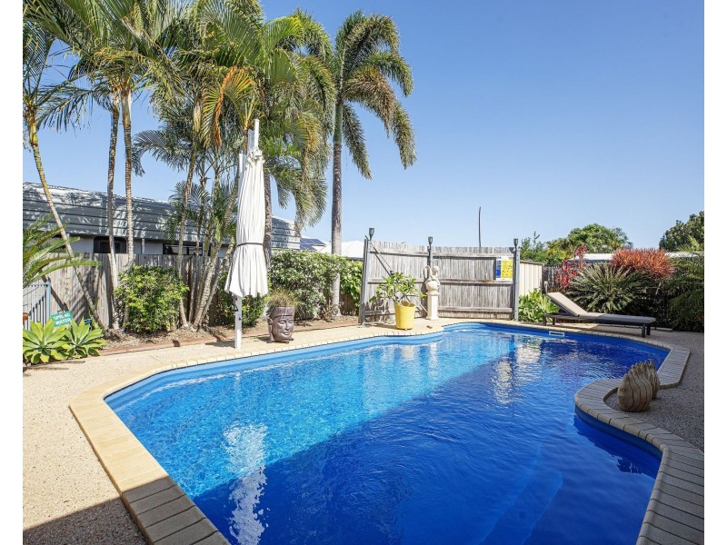 10 Avalon Drive, Rural View QLD 4740
